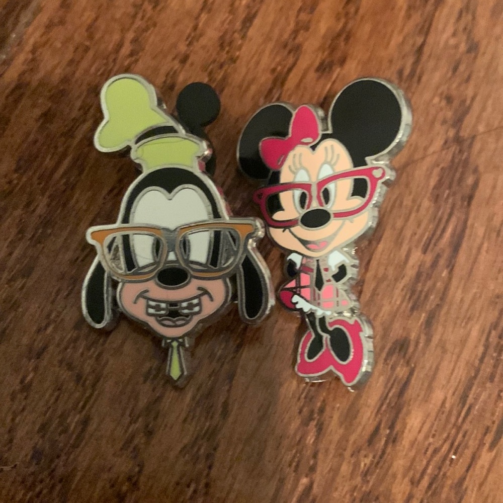 2p Disney nerds rock pins